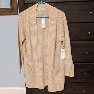 NWT Beige Nouri Textured Two Pocket Cardigan Boutique NWT Beige Nouri Textured Two Pocket Cardigan Boutique